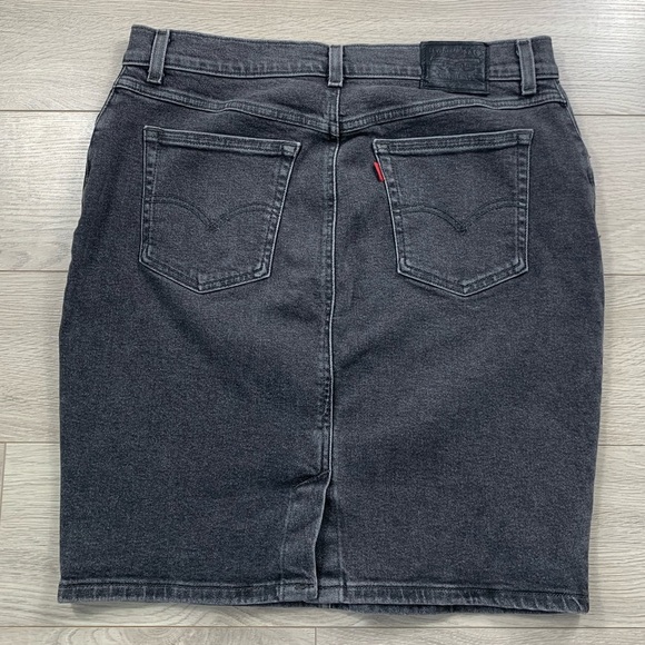 Levi’s Faded Black Midi Denim Skirt - Picture 3 of 12
